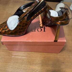 Eldof Women's Patent Leather Pointed Toe Slingback size 9 New in Box